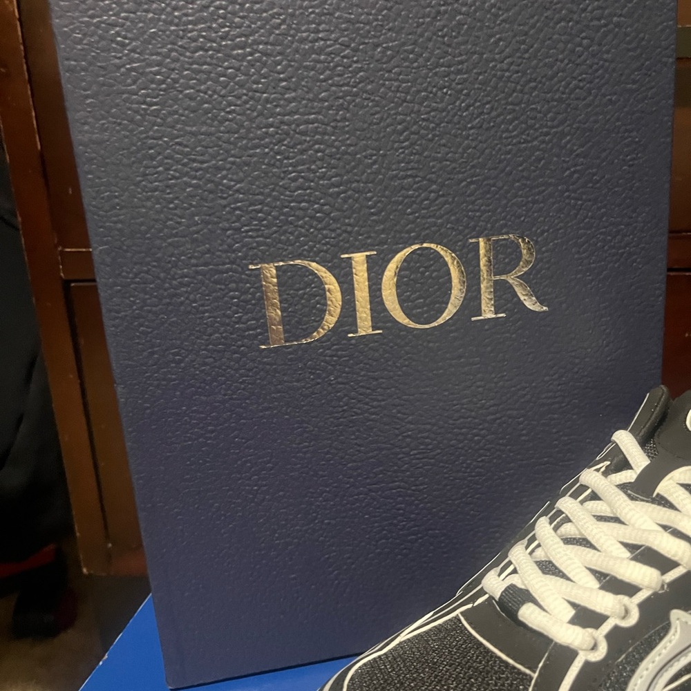 Dior Black and White Men's Sneakers - Picture 4 of 8